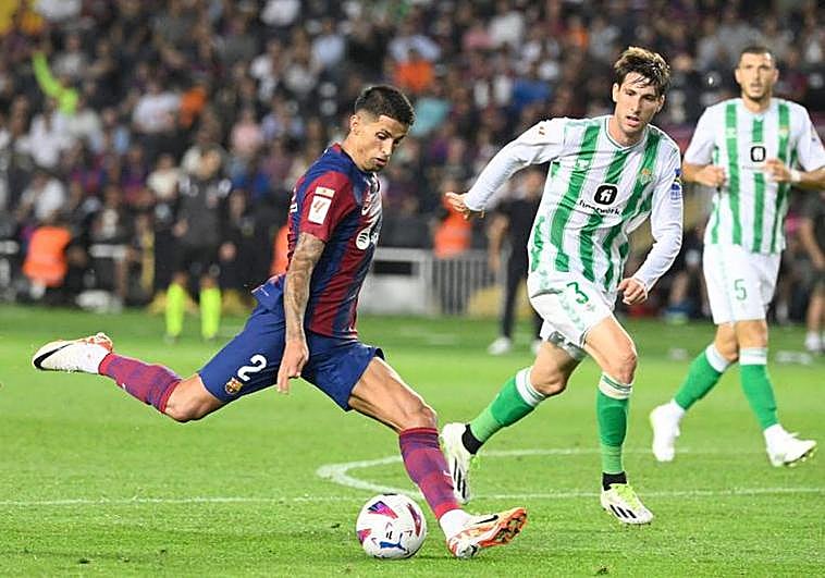 'Show' ofensivo del Barça en Montjuïc