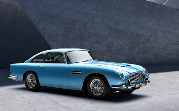 Imagen principal - Aston Martin DB5: el icónico deportivo cumple 60 años