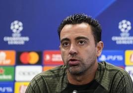 Xavi Hernández, durante la rueda de prensa de este lunes.