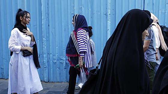 No llevar velo en Irán puede costar ahora hasta diez años de cárcel