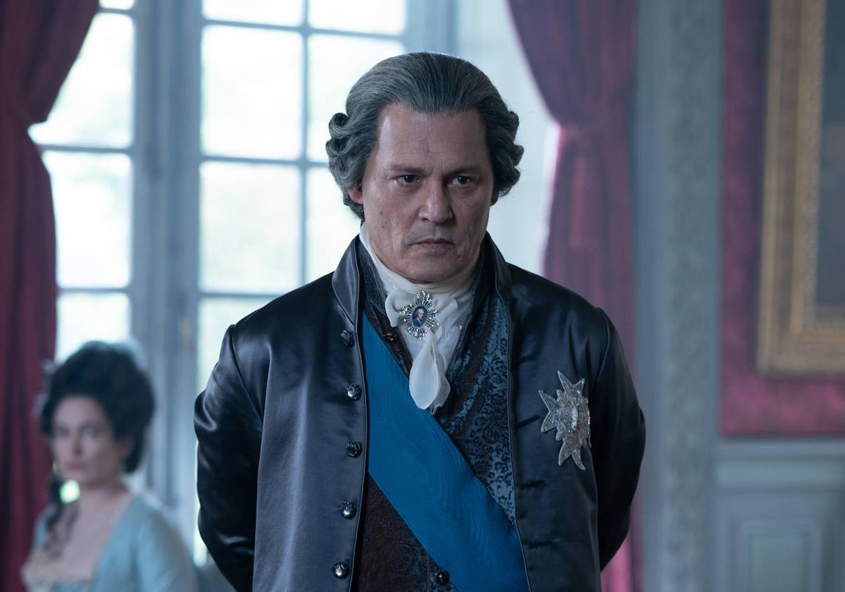 Johnny Depp, como el rey Luis XV, en 'Jeanne du Barry', que llega hoy a la cartelera.