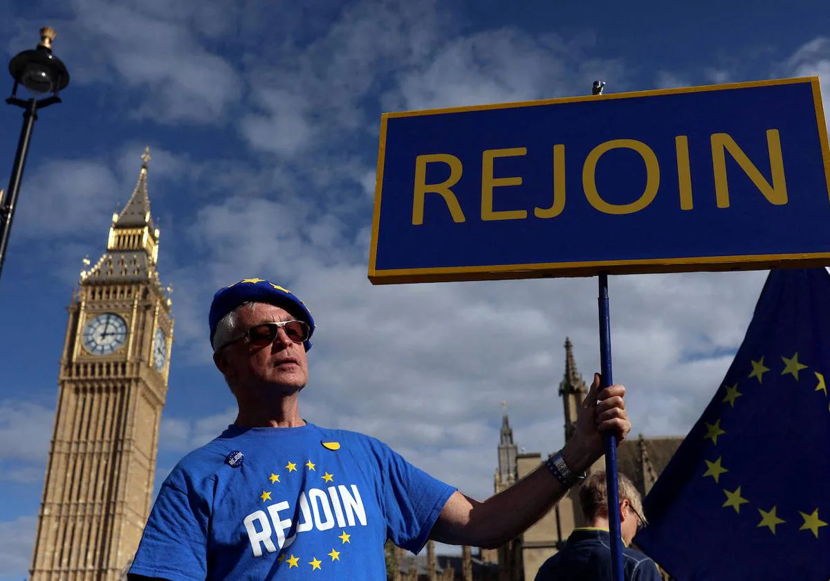 Miles de manifestantes expresan su apoyo a la reincorporación del Reino Unido a la Unión Europea