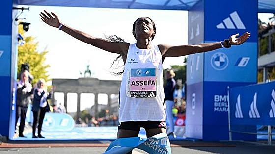Assefa rompe el récord mundial de maratón