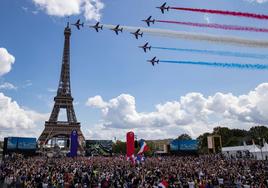 Ceremonia de entrega de los Juegos Olímpicos de Tokio 2020 a París 2024 en París.