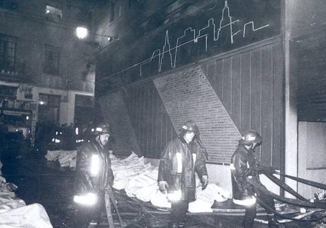 El interior de la discoteca Flying, tras el incendio en 1990.