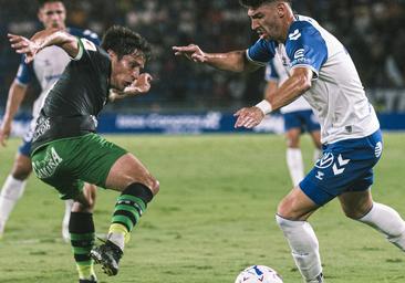 El Tenerife se impone al Racing para ser colíder de Segunda