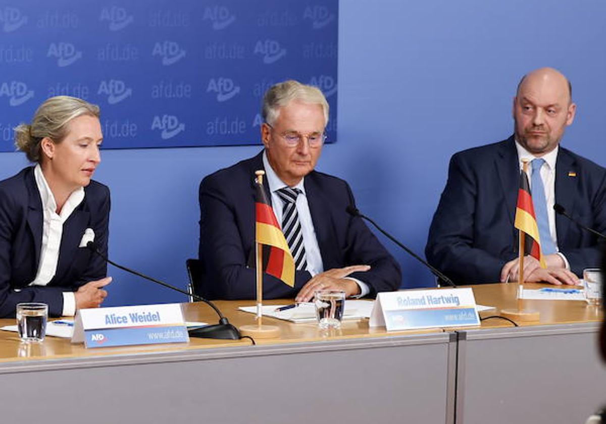 Los líderes de AfD presiden en Berlín una rueda de prensa tras las elecciones regionales en Hesse y Baviera