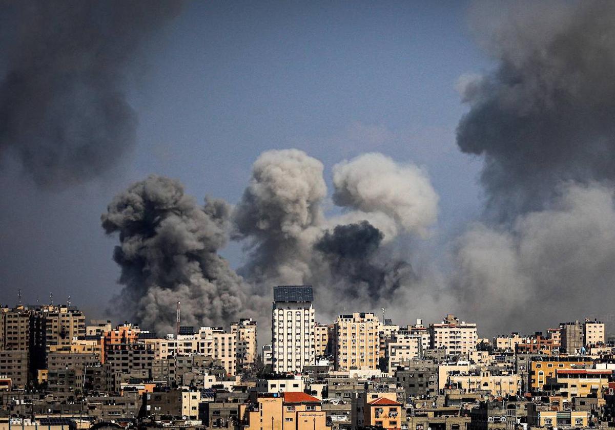 Imágenes de bombardeos israelíes en Gaza.