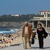 Las pensiones y el salario de los funcionarios sí subirán en 2024 «en cualquier escenario»