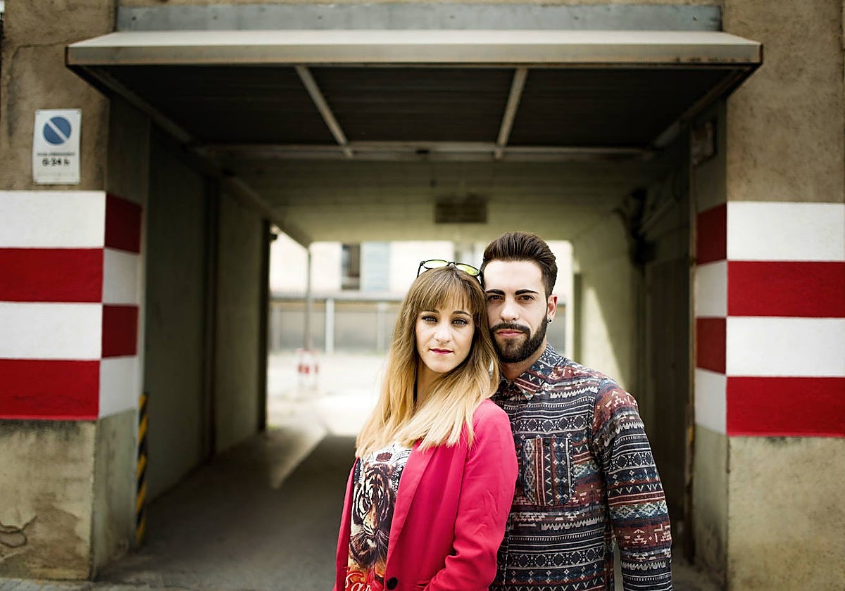 Ana y Daniel Parra, pareja y hermanos por parte de padre, en Barcelona.