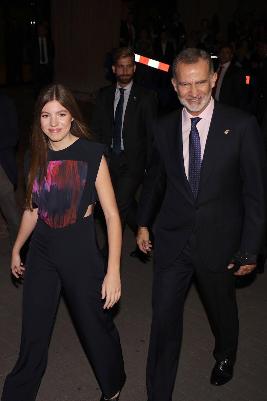 La infanta Sofía junto a Felipe VI. 