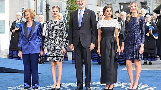 Todos los 'looks' de la Reina en los Premios Princesa de Asturias