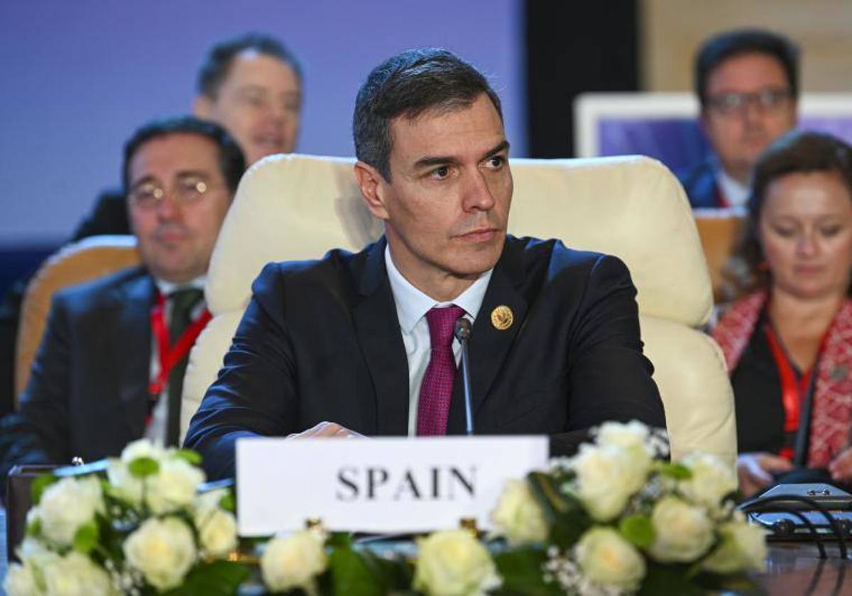 Pedro Sánchez durante su participación este sábado en la Cumbre de la Paz de El Cairo.