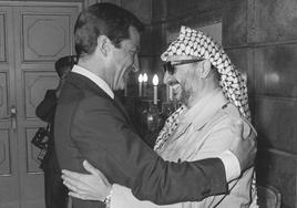 Adolfo Suárez y Yasser Arafat inauguraron las relaciones entre España y Palestina en 1979.