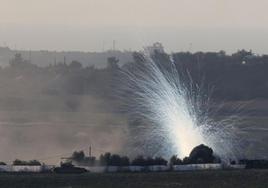 Tanques israelíes atacan supuestas posiciones de los milicianos de Hamás.