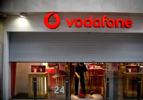 El fondo británico Zegona compra el 100% de Vodafone España por 5.000 millones