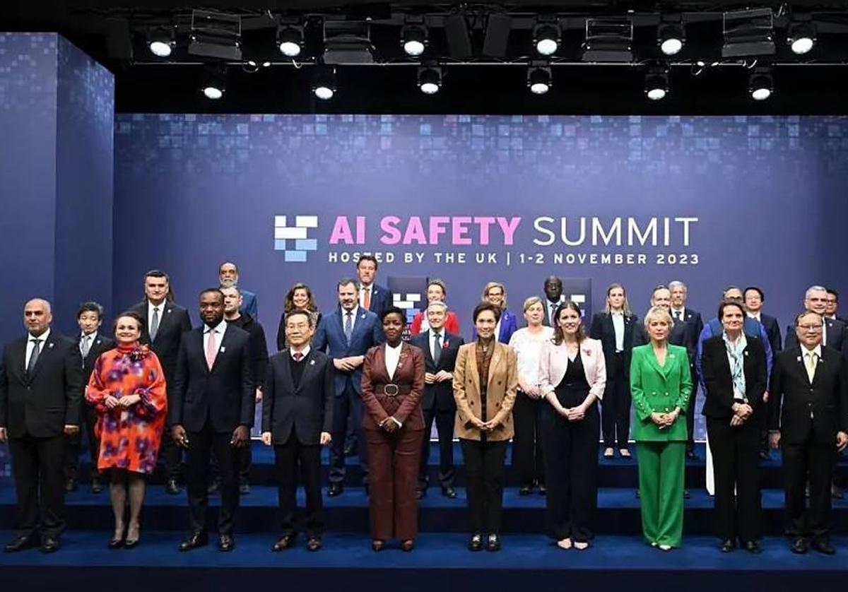 Foto de familia en la inauguración de la cumbre.