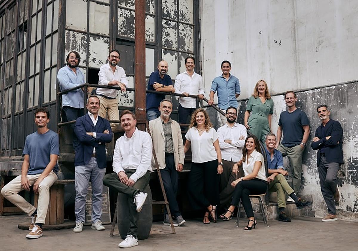 Equipo que compone el colectivo &.