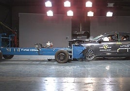 El diseño del cinturón de seguridad favorece el efecto «submarining» en las conductoras