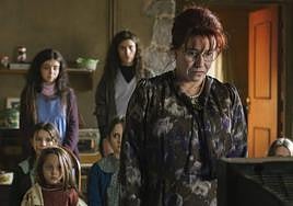 Lola Dueñas, en un fotograma de 'La mesías'.