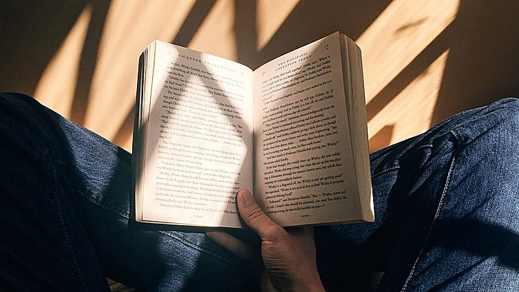 ¿Quieres regalar un libro estas Navidades? Te traemos las últimas novedades