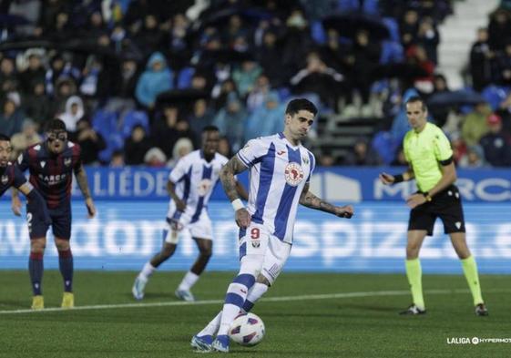 El Leganés abre brecha como líder a costa del Levante