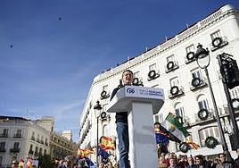 Alberto Núñez Feijóo en la concentración el Puerta del Sol