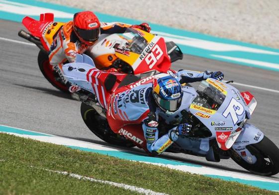 Álex y Marc Márquez, en acción durante los entrenamientos del pasado GP de Malasia.