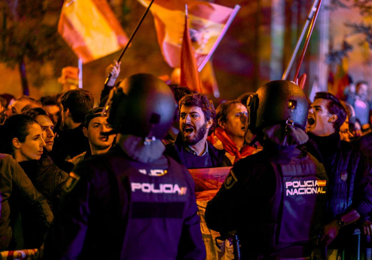 García Gallardo, vicepresidente de Castilla y León, en una protesta contra el PSOE.