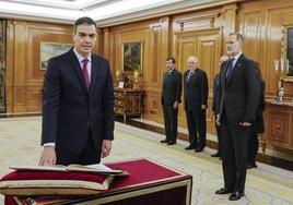 Sánchez promete su cargo de presidente del Gobierno ante el Rey