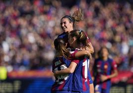 Aitana, Hansen y Mariona celebran uno de los goles del Barcelona