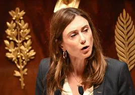 La diputada francesa drogada por un senador advierte contra «la plaga de la sumisión química»