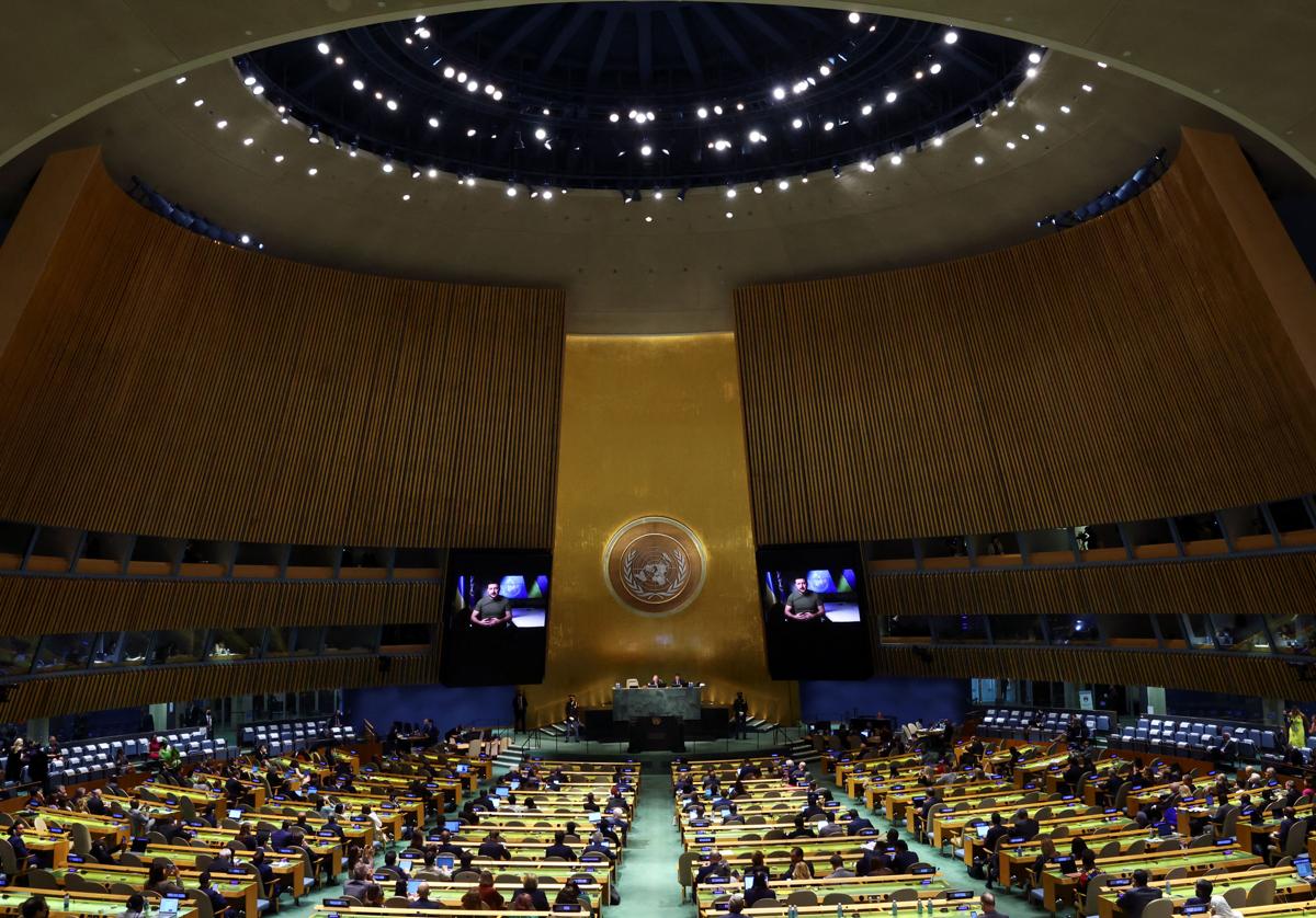 El presidente de Ucrania, Volodímir Zelensky, habla por videoconferencia en la Asamblea General de la ONU.