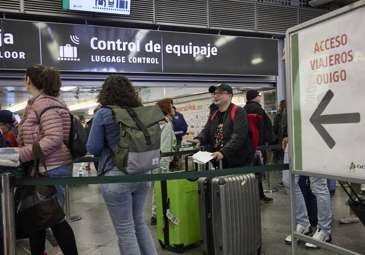 Los trabajadores de Renfe suspenden la huelga que iba a cancelar 1.500 trenes este viernes