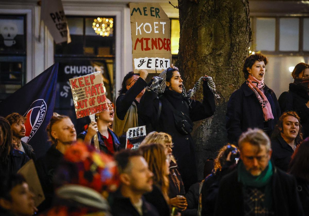 La gente se manifiesta contra el racismo y el odio en Utrecht