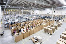Desconvocada la huelga en los almacenes de Amazon aunque se mantiene en los centros de transporte