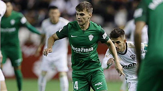 El Elche espera hasta el final para acabar con un serio Amorebieta