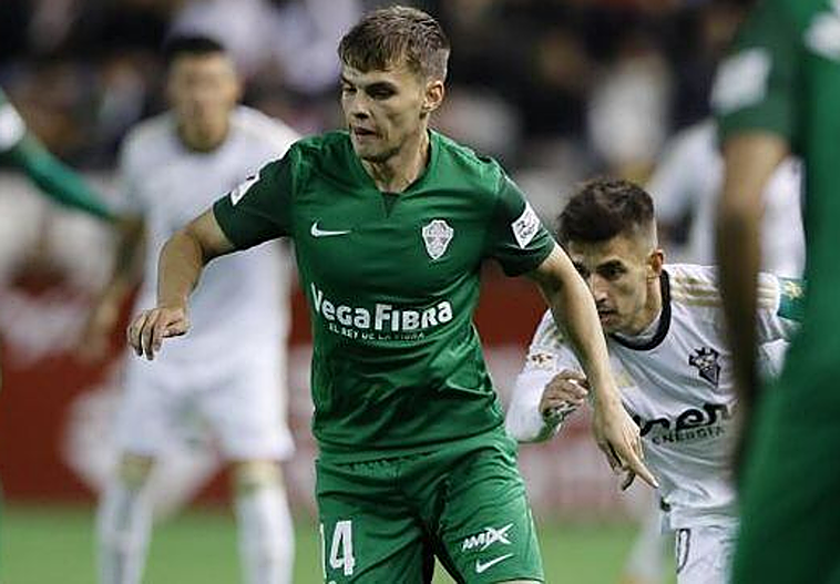 El Elche espera hasta el final para acabar con un serio Amorebieta