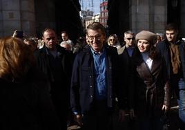 Feijóo y Ayuso, juntos en la Plaza Mayor.