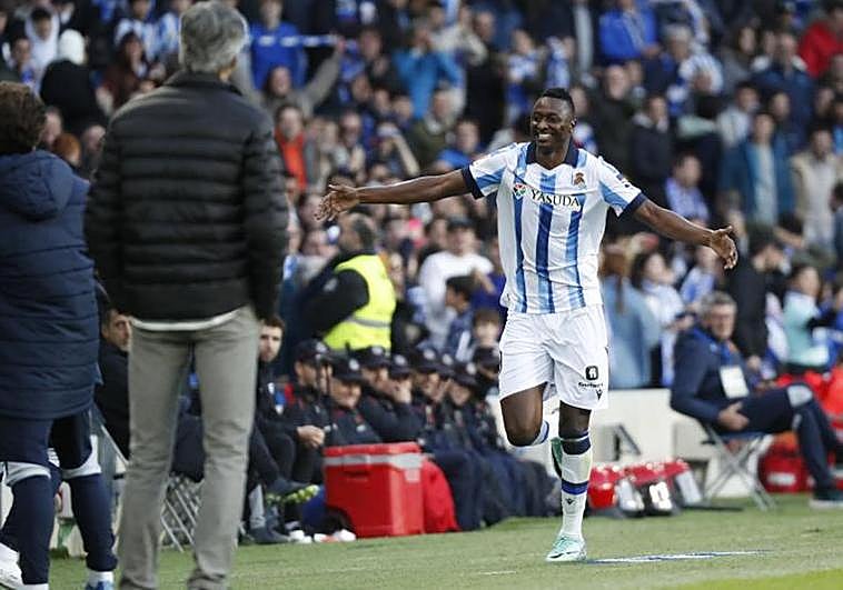 Sadiq se reencuentra con su mejor versión y hunde al Sevilla