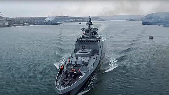 Una fragata rusa dispara cuatro misiles de crucero contra objetivos militares en Ucrania