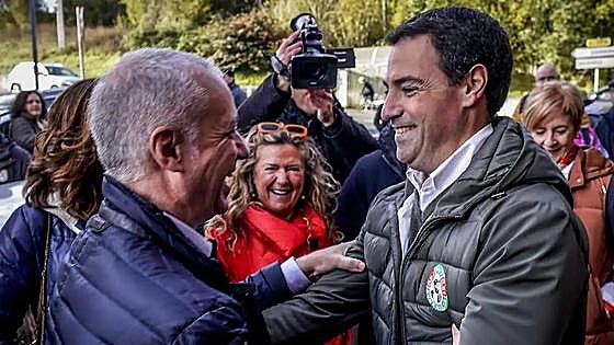 El PNV cae, Bildu le recorta distancias y el PSE crece, según el CIS vasco