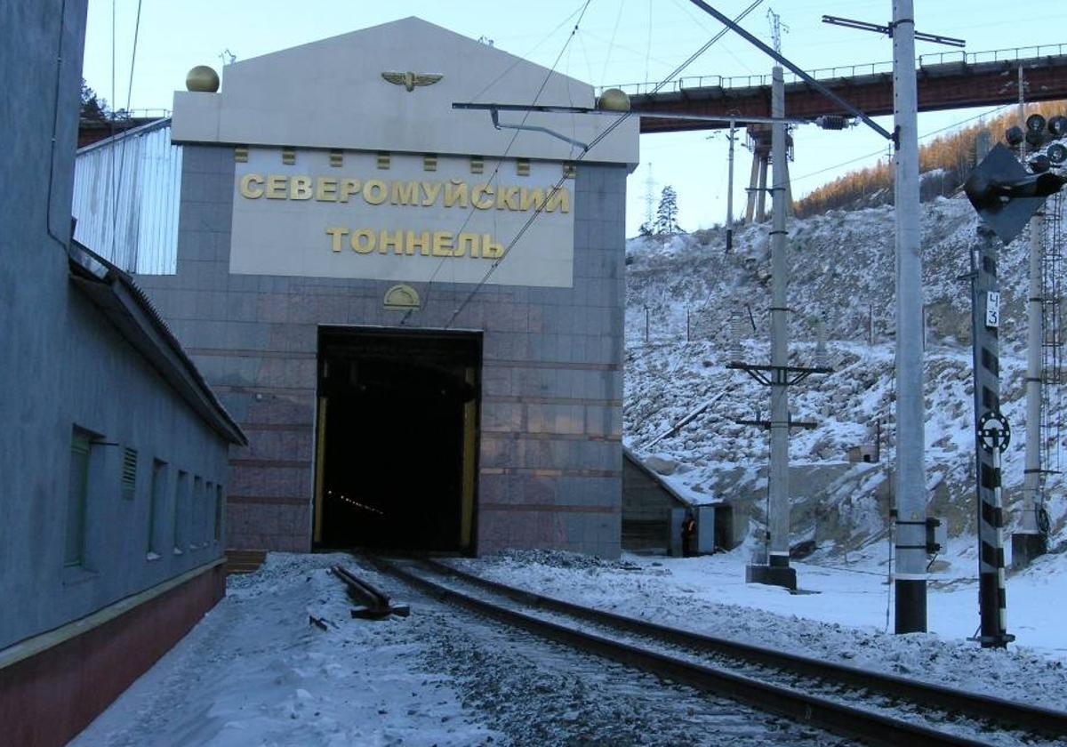 El túnel ferroviario Severomuysky en la línea principal Baikal-Amur, en el noroeste de Buriatia