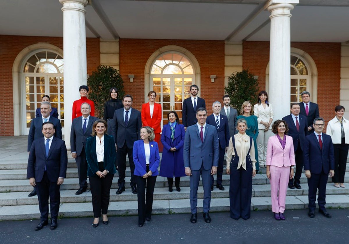 Foto de familia del nuevo Gobierno de Pedro Sánchez