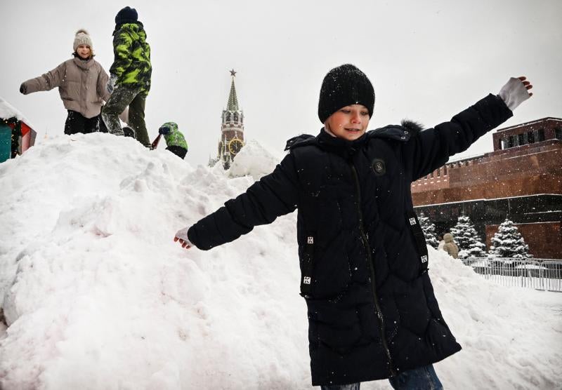 La mayor nevada en más de un siglo en Moscú, en imágenes