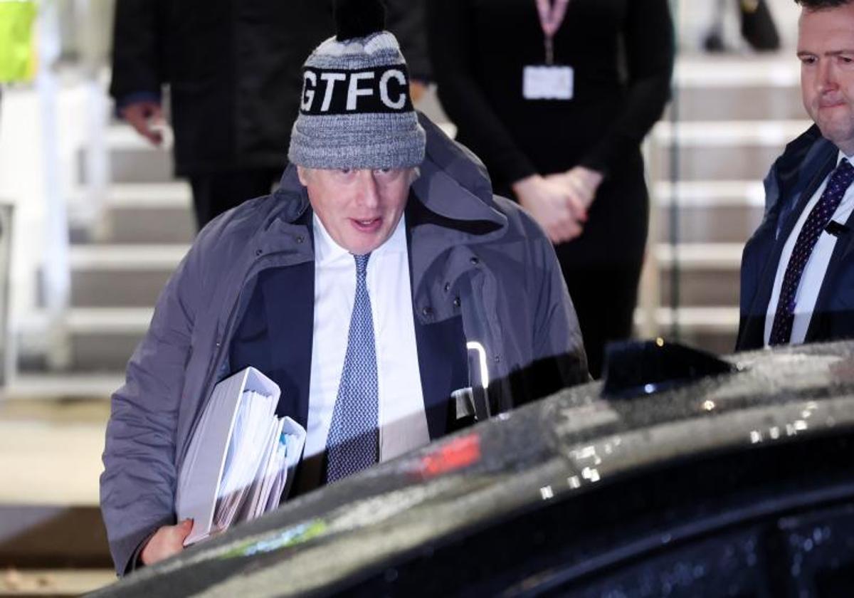 Boris Johnson, tras comparecer por segundo día en la investigación sobre la gestión de la pandemia.