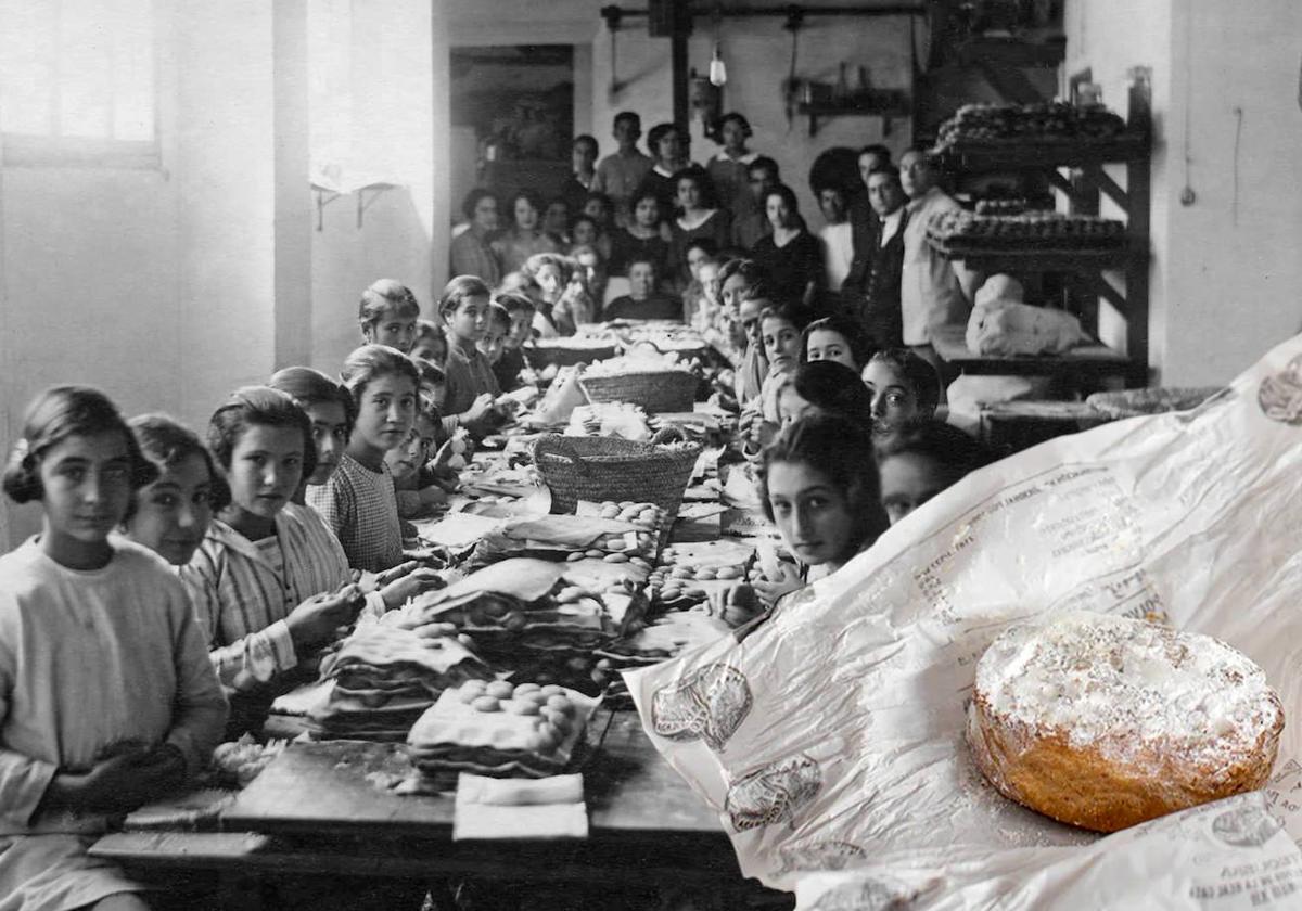 Vecinos y niños de Antequera envolviendo mantecados y polvorón La Castaña.