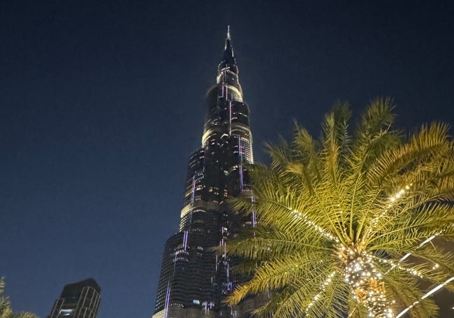 Parte alta del Burj Khalifa, el edificio más alto del mundo.