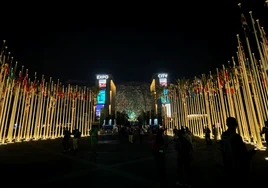 Expo2020 de Dubái por la noche.