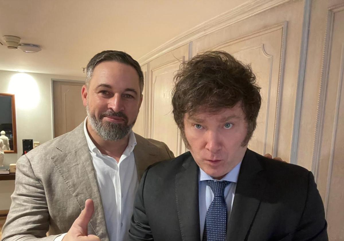 Abascal colgó ayer en las redes sociales esta imagen junto a Javier Milei, el nuevo presidente argentino.